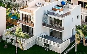 Calma Holiday Villas